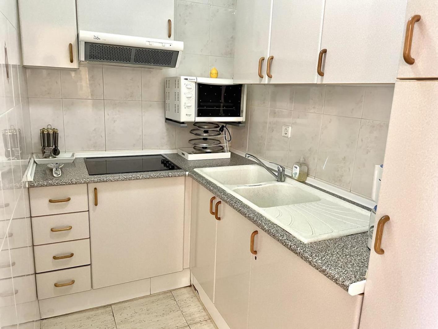 33Apartamento Soleado De Dos Habitaciones 艾姆布里亚布拉瓦 外观 照片