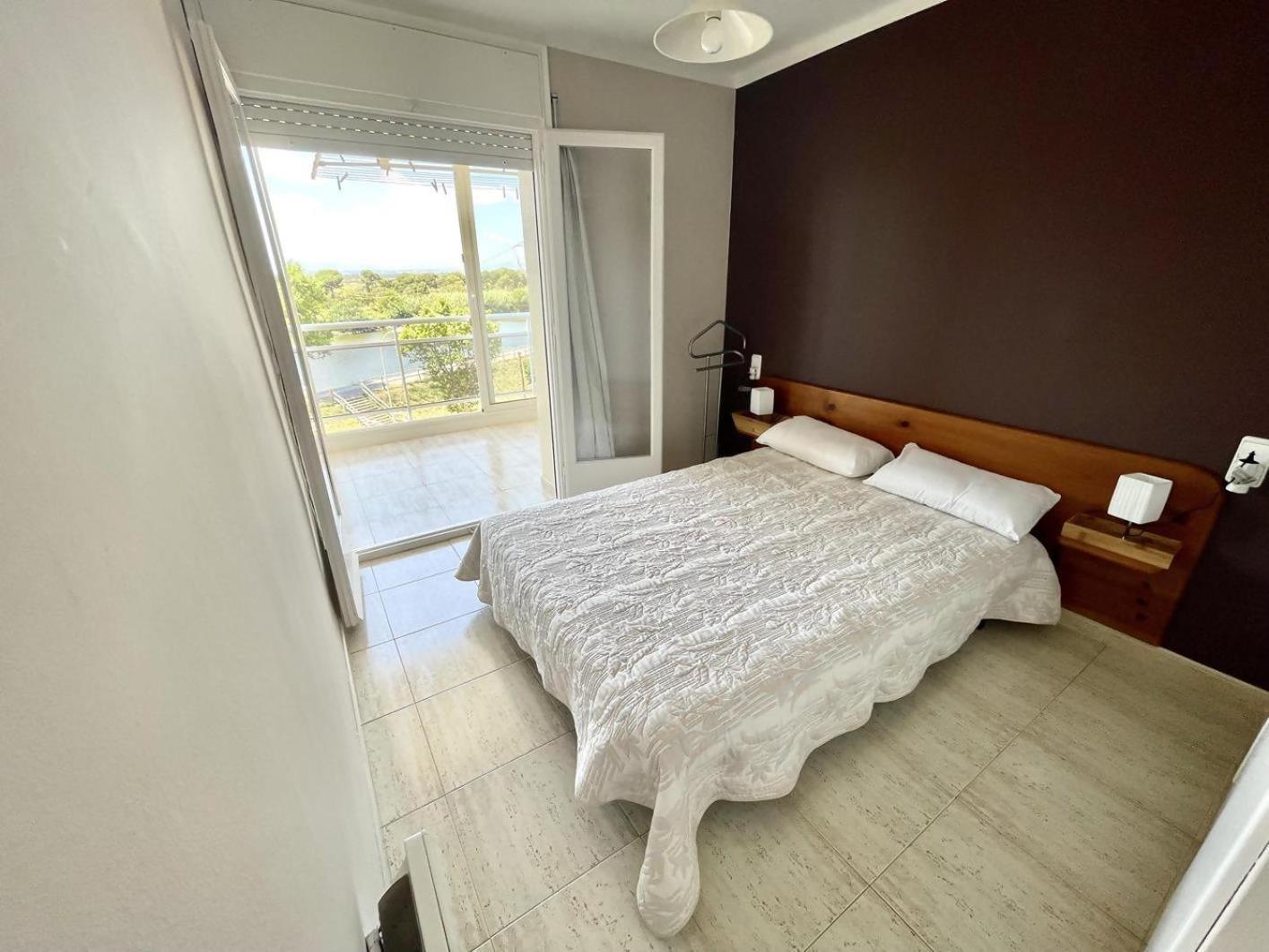 33Apartamento Soleado De Dos Habitaciones 艾姆布里亚布拉瓦 外观 照片